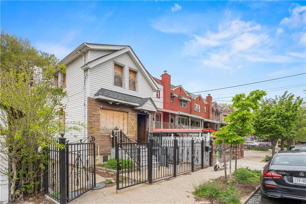 2925 Throop Avenue Bronx NY 10469
