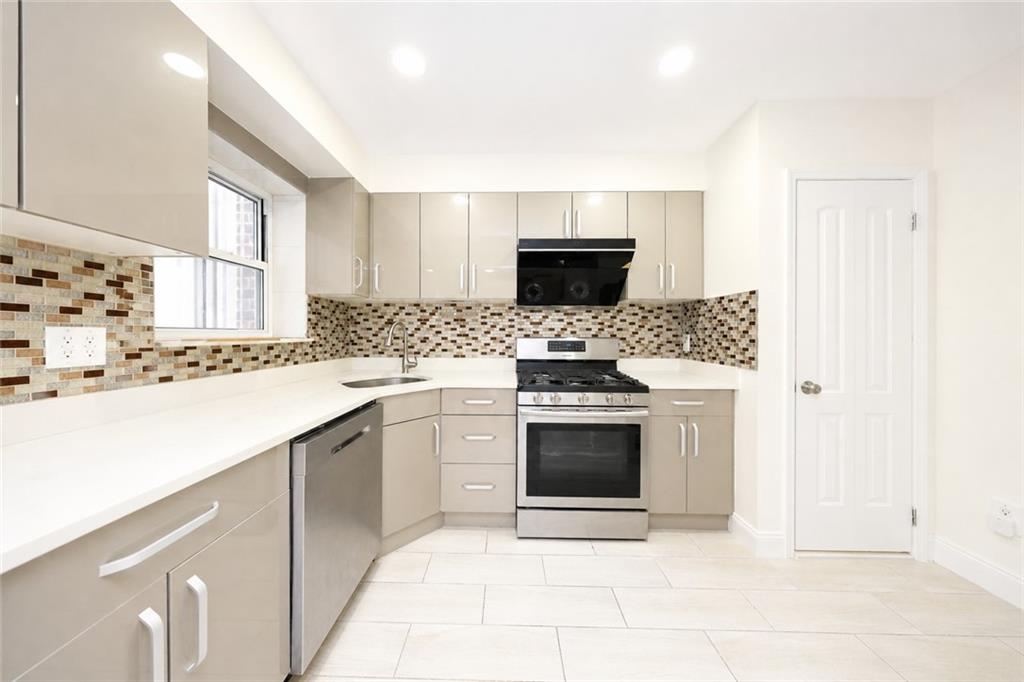 152 Bay 40th Street Bath Beach Brooklyn NY 11214