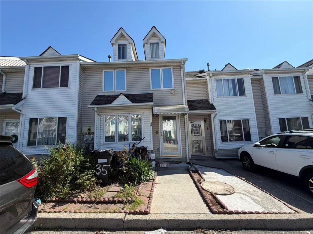 35 Hirsch Lane Bulls Head Staten Island NY 10314