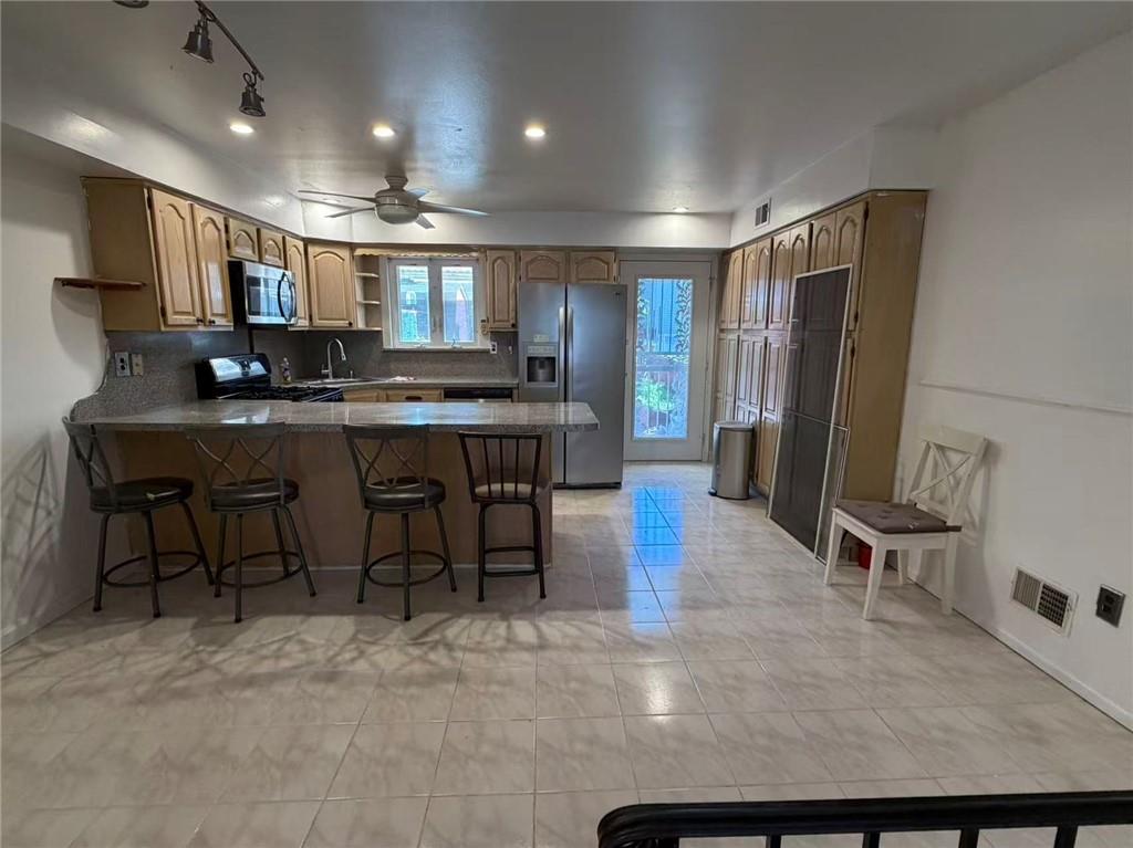 35 Hirsch Lane Bulls Head Staten Island NY 10314