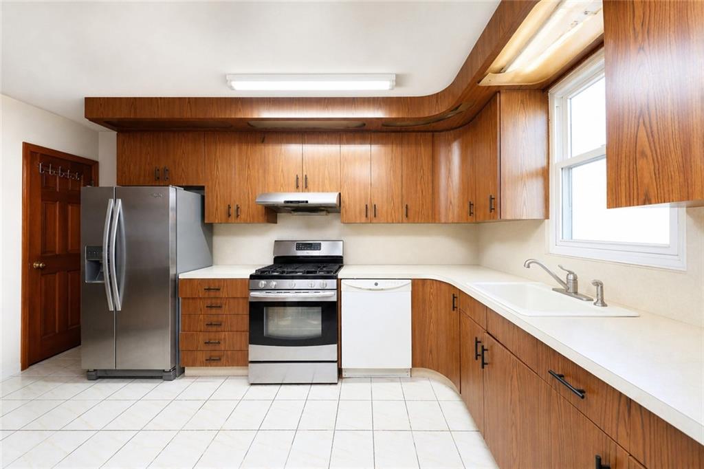 2123 Ryder Street Marine Park Brooklyn NY 11234