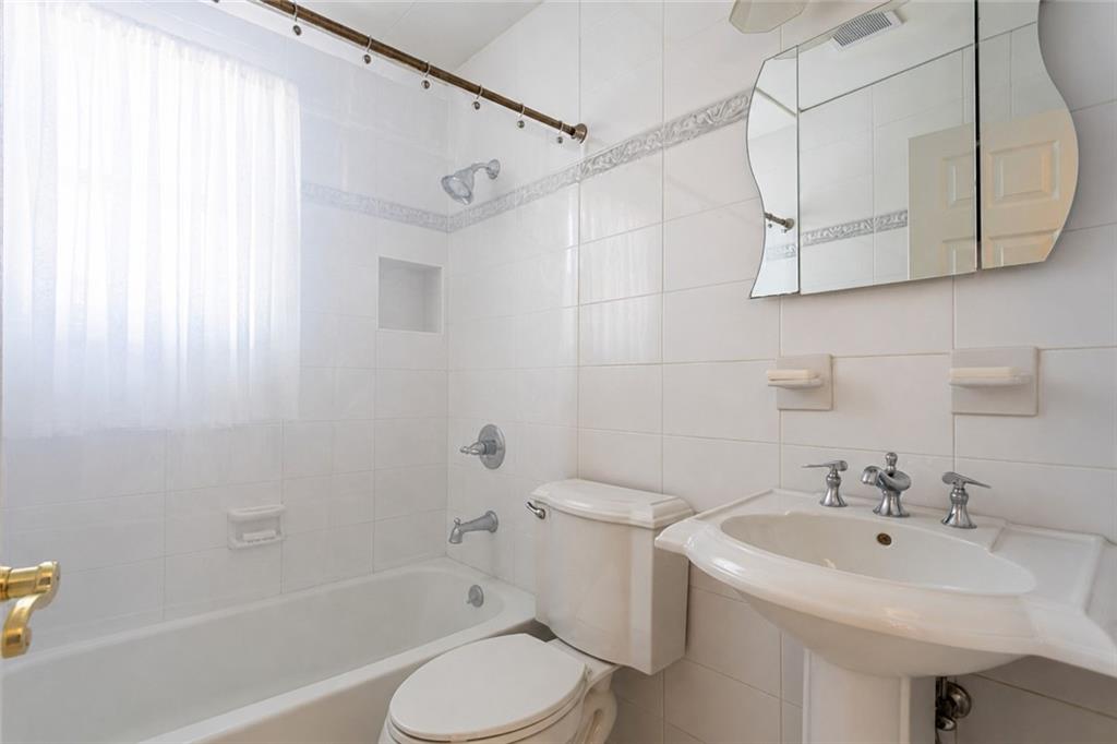 443 Amherst Avenue Oakwood Staten Island NY 10306