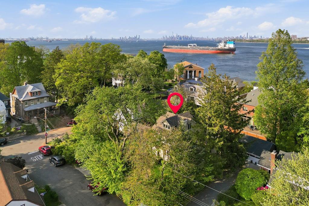 55 Wadsworth Road Shore Acres Staten Island NY 10305