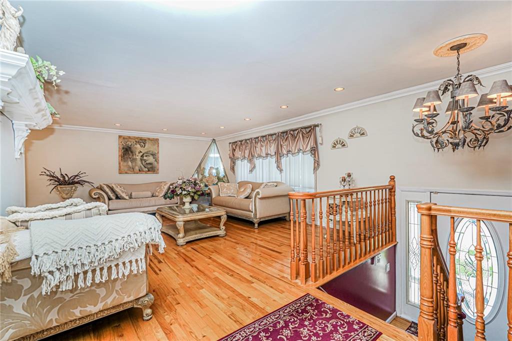 29 South Drum Street Pleasant Plains Staten Island NY 10309
