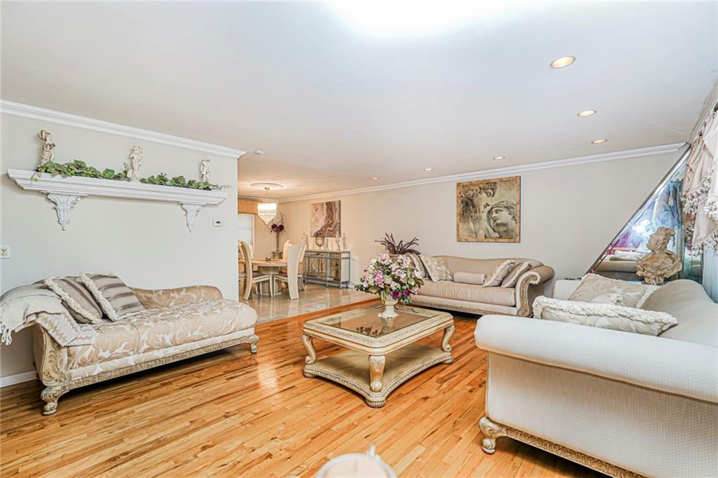 29 South Drum Street Pleasant Plains Staten Island NY 10309