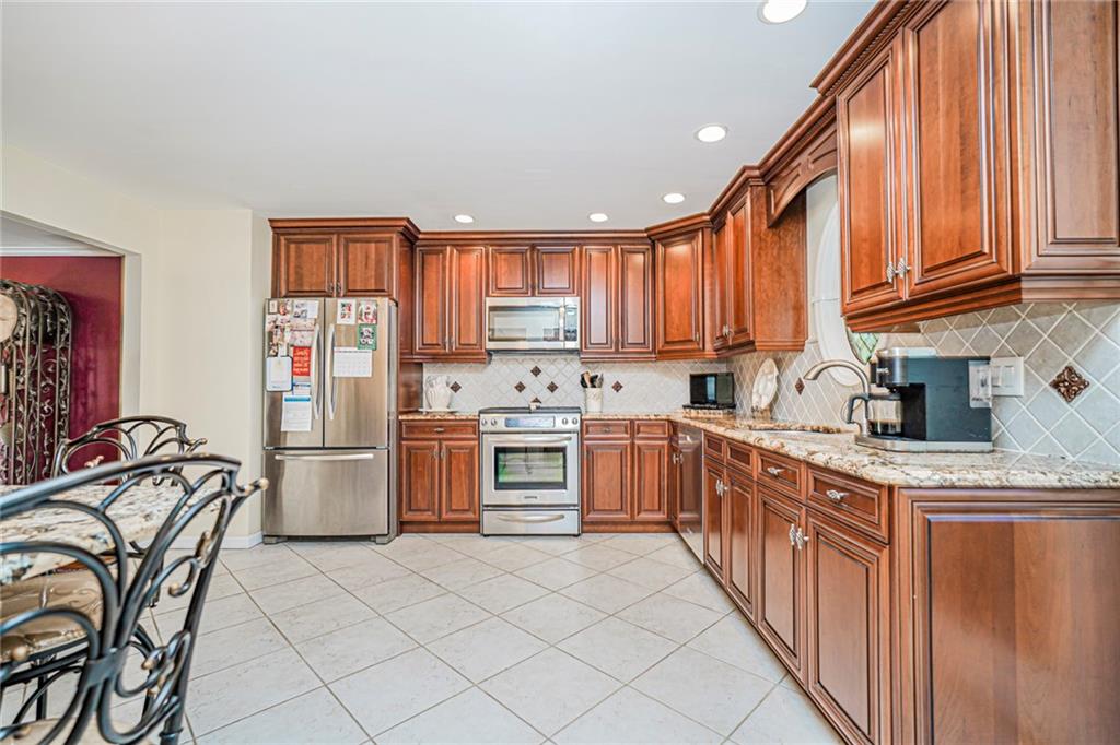 29 South Drum Street Pleasant Plains Staten Island NY 10309