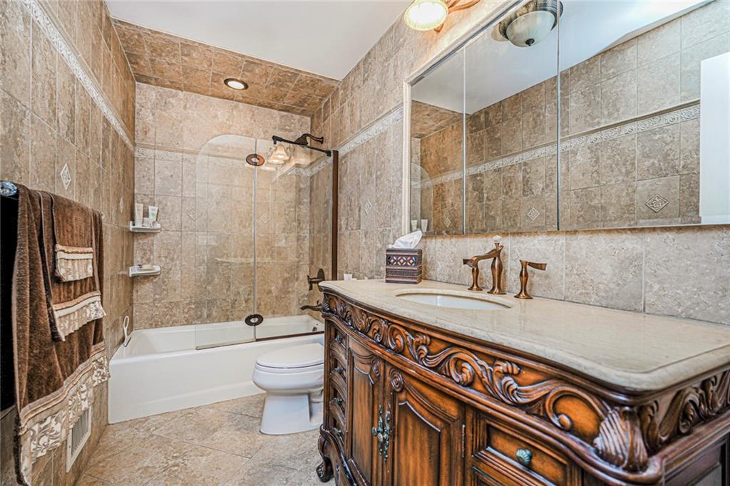 29 South Drum Street Pleasant Plains Staten Island NY 10309