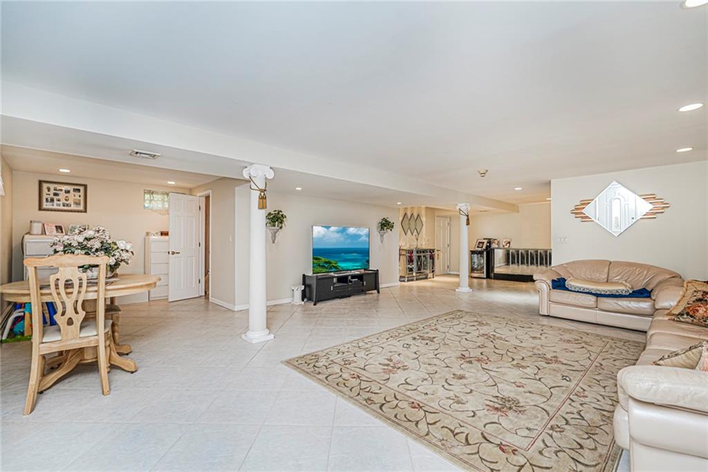 29 South Drum Street Pleasant Plains Staten Island NY 10309