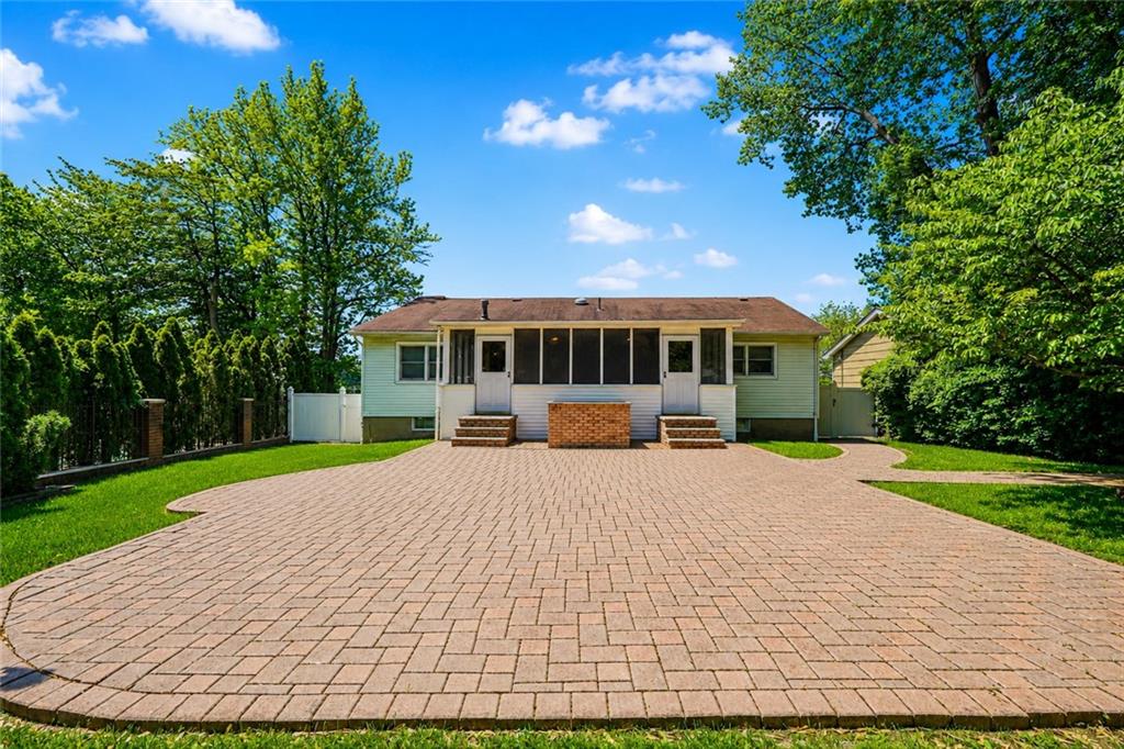 29 South Drum Street Pleasant Plains Staten Island NY 10309