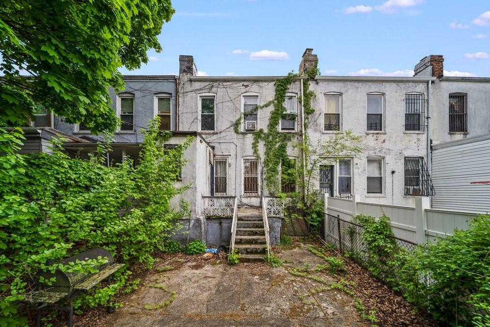 665 Georgia Avenue East New York Brooklyn NY 11207