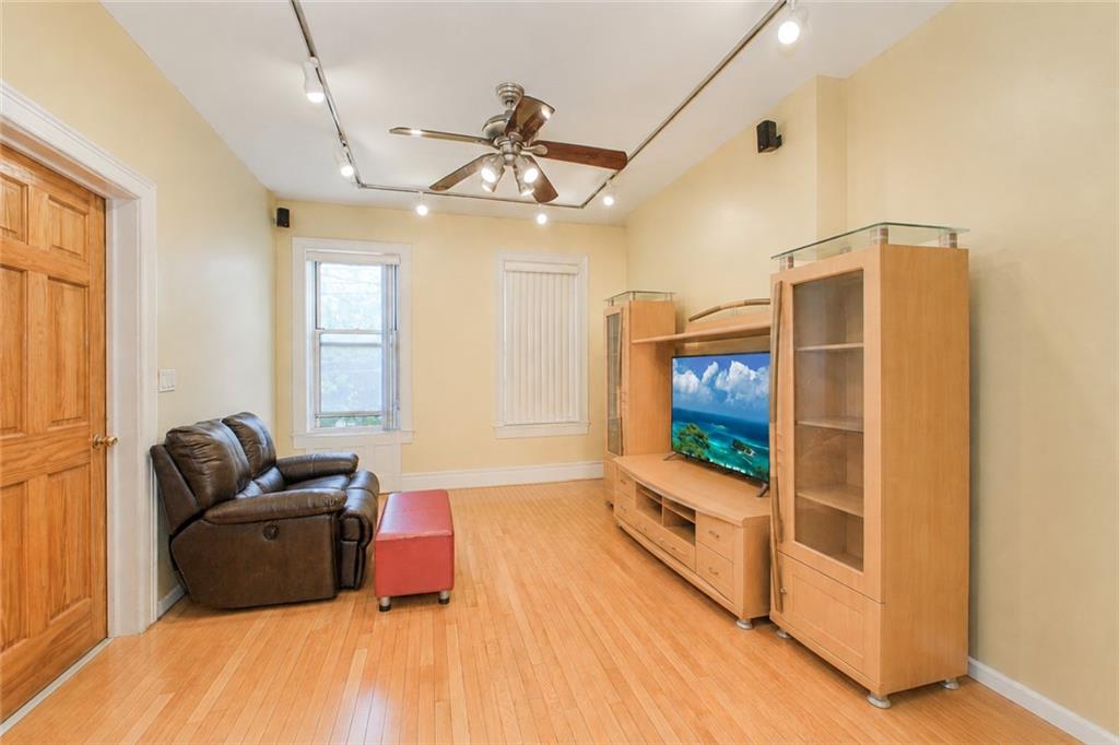 7215 13th Avenue Dyker Heights Brooklyn NY 11228