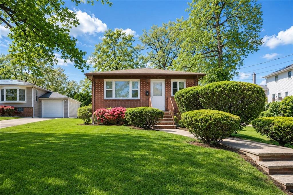77 Acorn Street Oakwood Staten Island NY 10306