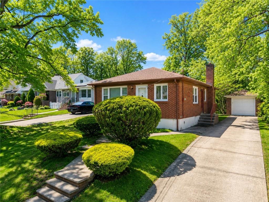 77 Acorn Street Oakwood Staten Island NY 10306