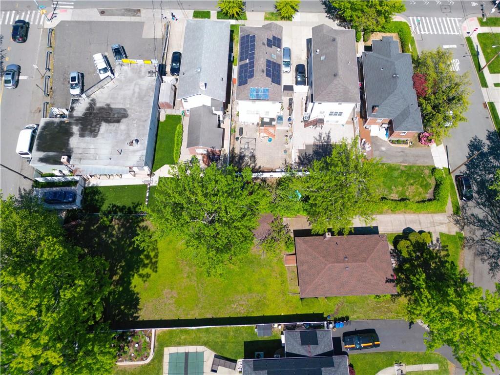 77 Acorn Street Oakwood Staten Island NY 10306
