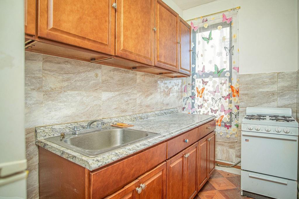 1610 Avenue P Midwood Brooklyn NY 11229