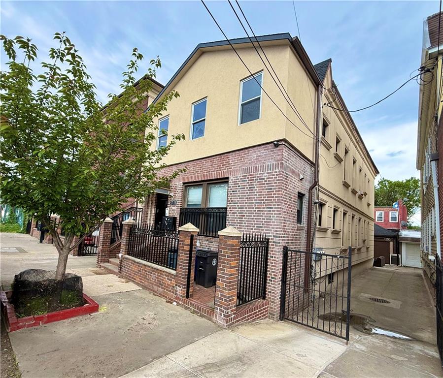 5718 79th Avenue Glendale Ridgewood NY 11385