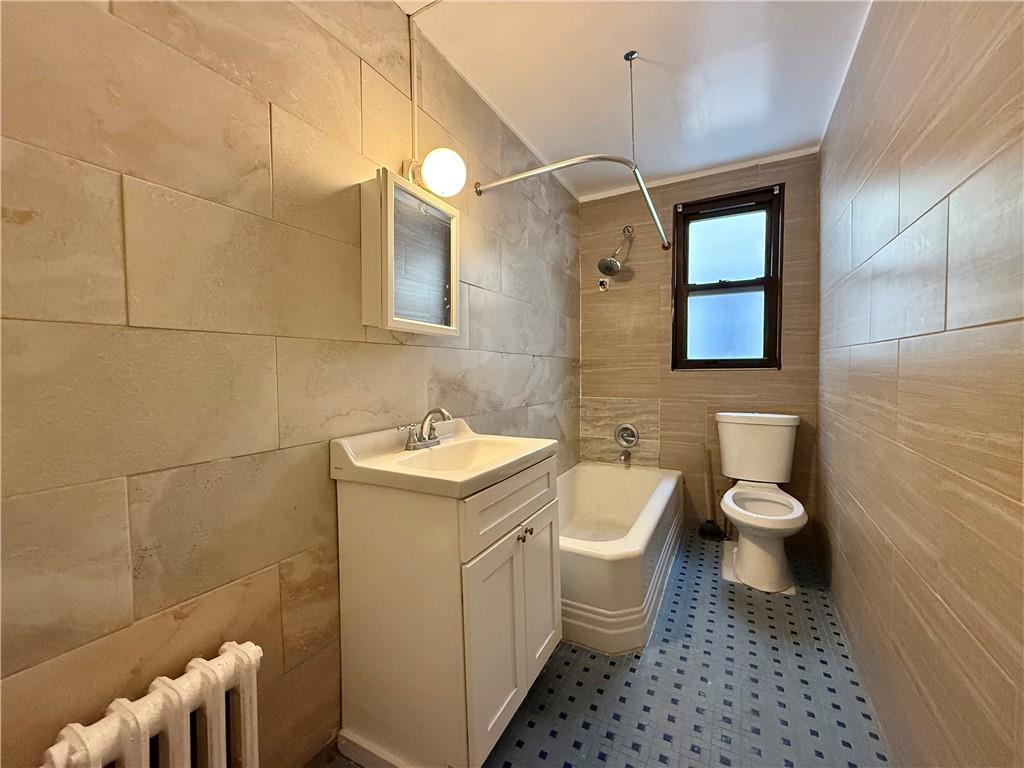 5718 79th Avenue Glendale Ridgewood NY 11385