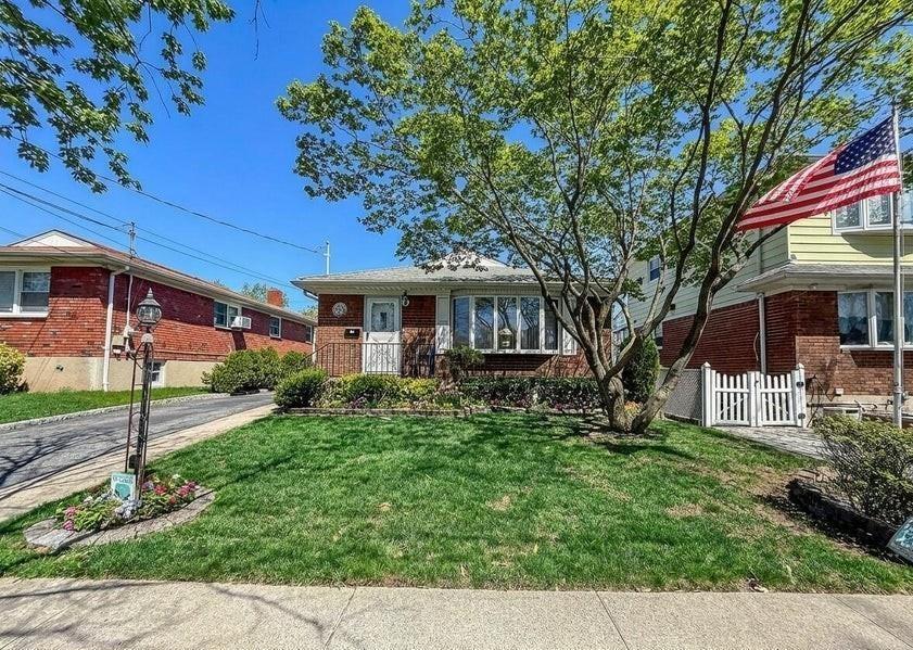 69 Reno Avenue New Dorp Staten Island NY 10306
