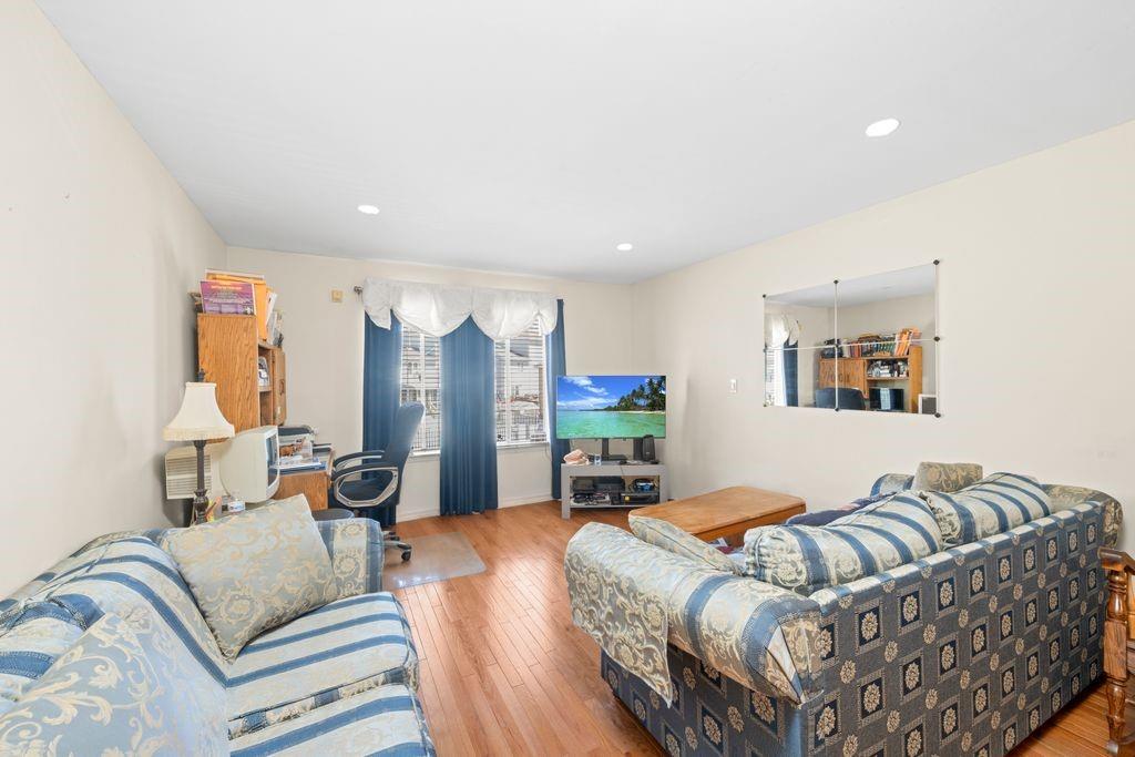 84 Long Pond Lane Clifton Staten Island NY 10304