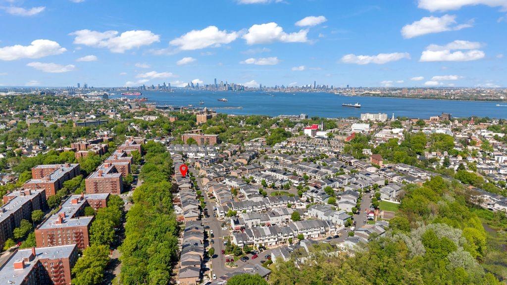 84 Long Pond Lane Clifton Staten Island NY 10304