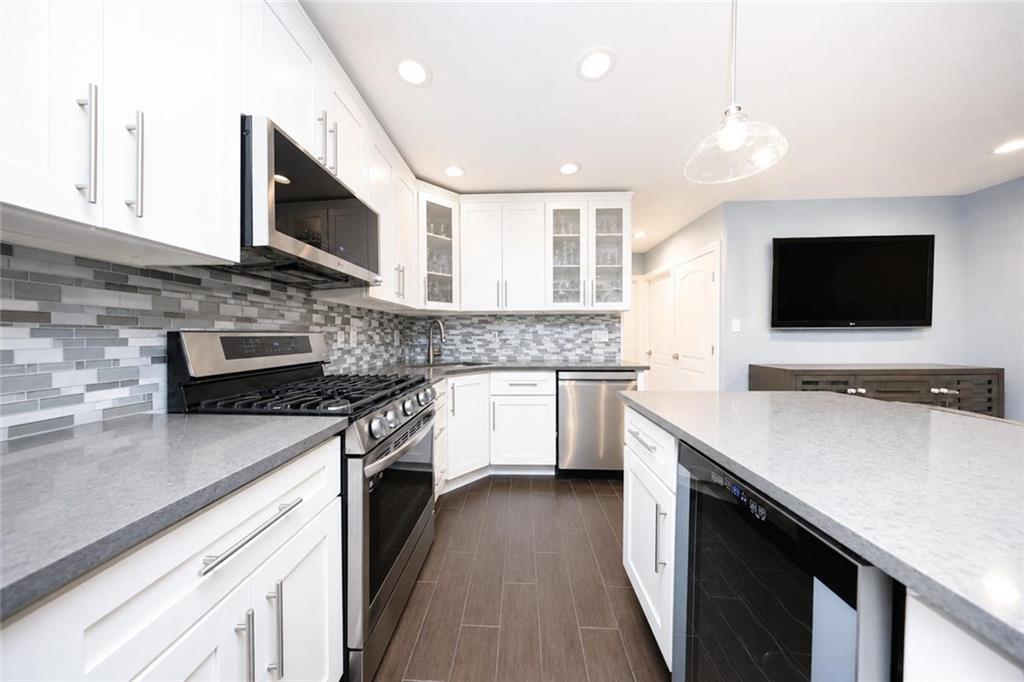 365 Bay 8th Street Dyker Heights Brooklyn NY 11228