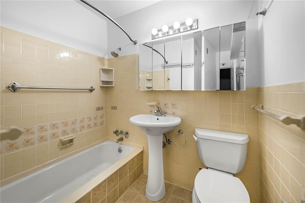 2925 West 5th Street Brighton Beach Brooklyn NY 11224