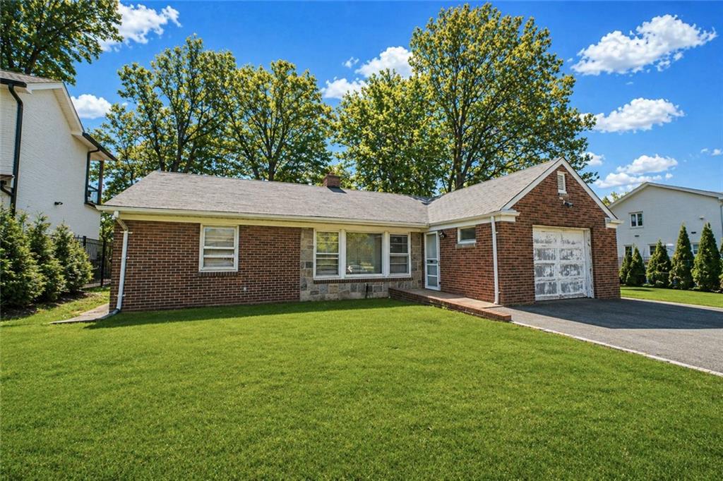 20 Delphine Terrace Grasmere Staten Island NY 10305
