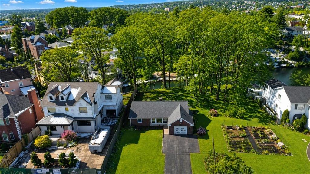 20 Delphine Terrace Grasmere Staten Island NY 10305