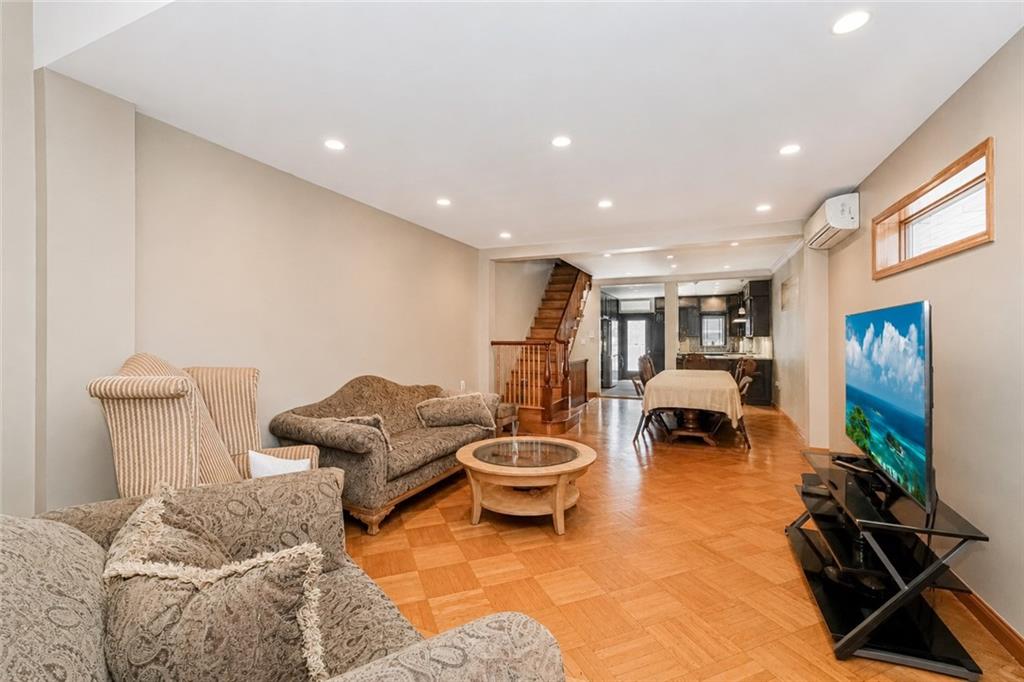 7813 10th Avenue Dyker Heights Brooklyn NY 11228