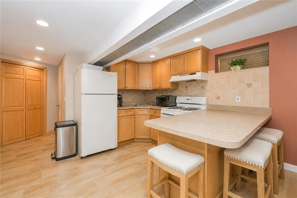 7813 10th Avenue Dyker Heights Brooklyn NY 11228