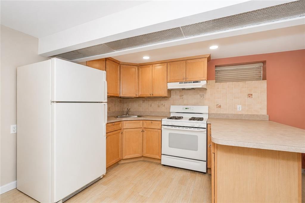 7813 10th Avenue Dyker Heights Brooklyn NY 11228