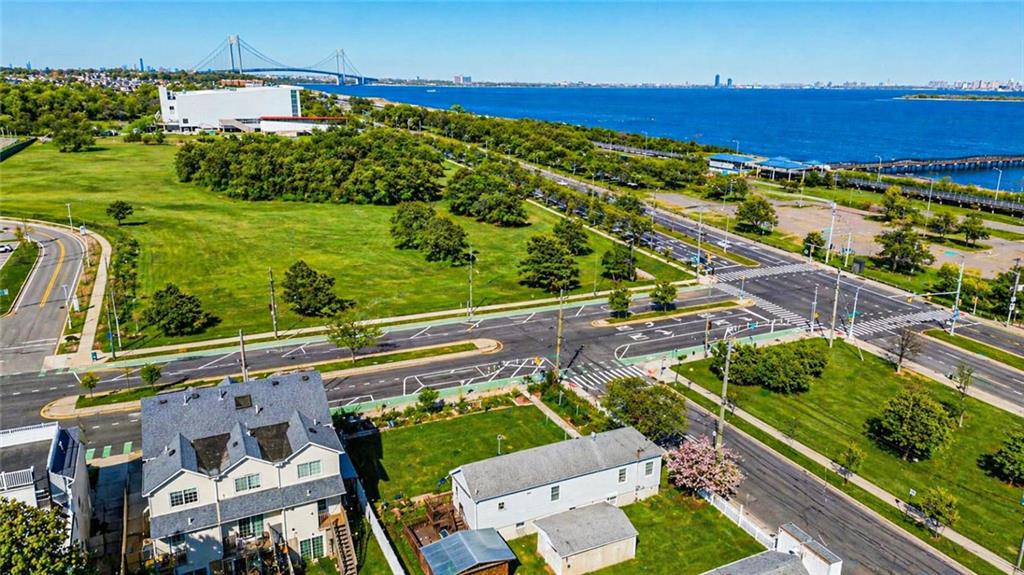 637 Oceanside Avenue Midland Beach Staten Island NY 10305