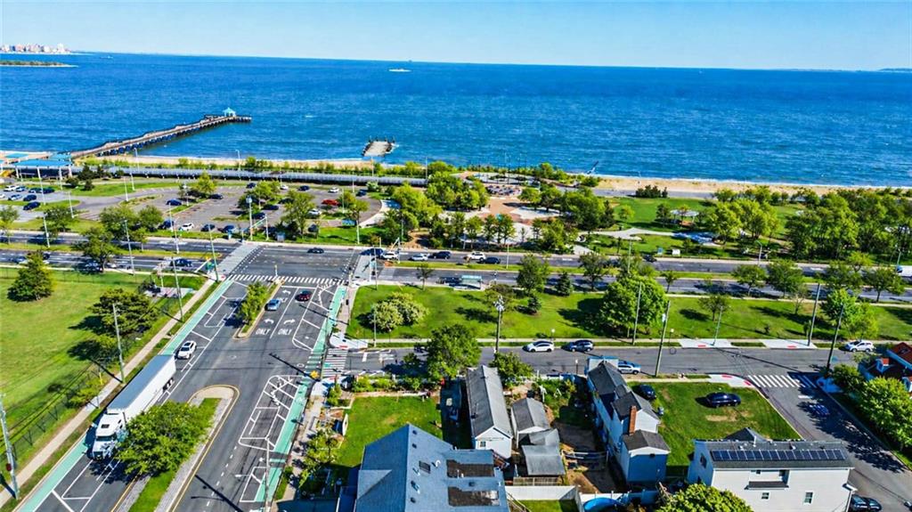 637 Oceanside Avenue Midland Beach Staten Island NY 10305