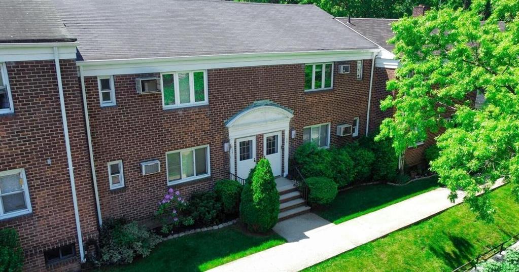 166 Arlo Road Grymes Hill Staten Island NY 10301