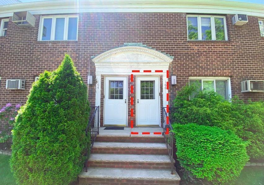 166 Arlo Road Grymes Hill Staten Island NY 10301
