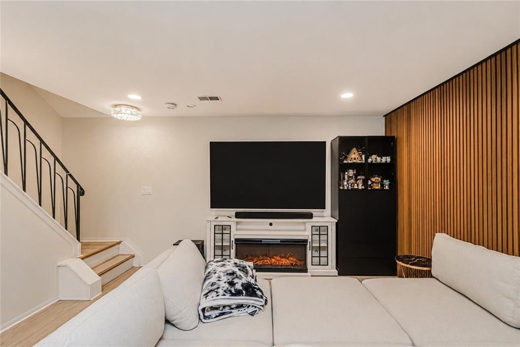 999 West Fingerboard Road Grasmere Staten Island NY 10304