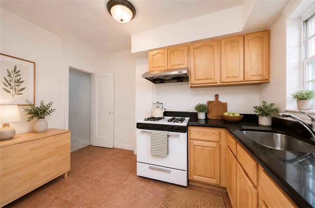6619 16th Avenue Bensonhurst Brooklyn NY 11204