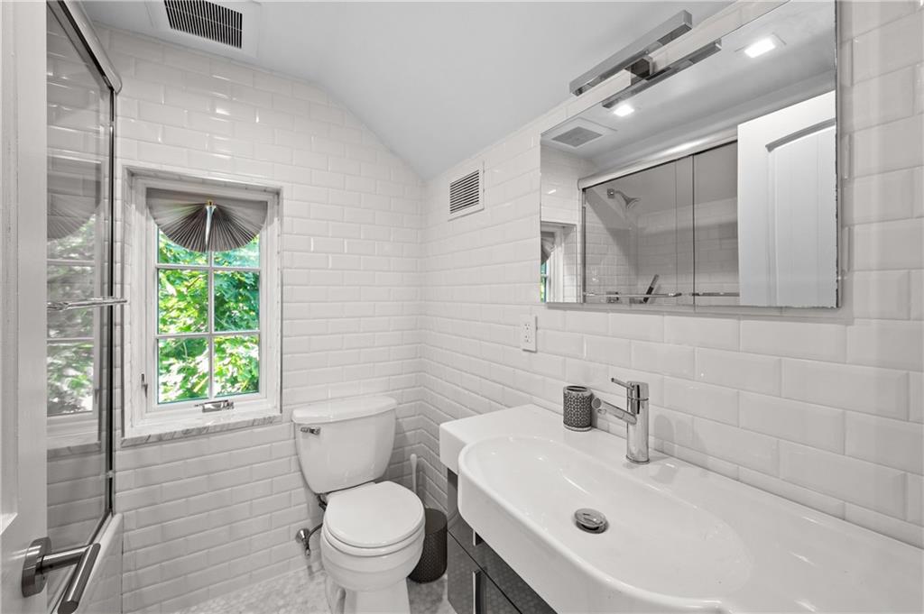 4 Wilson Terrace Emerson Hill Staten Island NY 10304