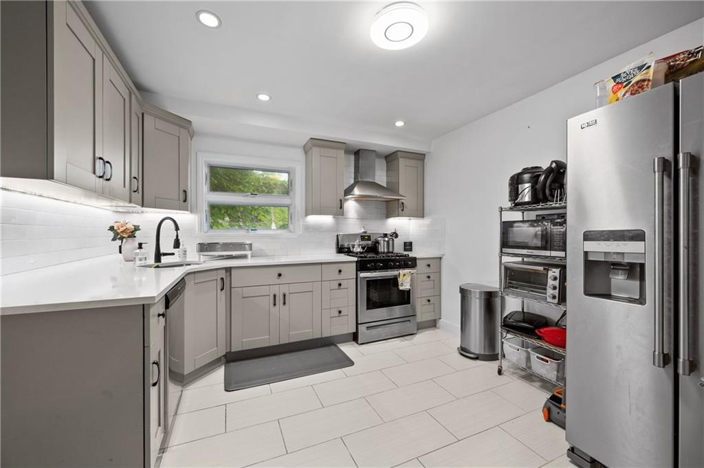 4 Wilson Terrace Emerson Hill Staten Island NY 10304