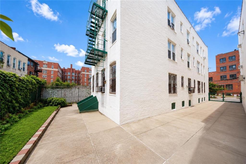 827 49th Street Sunset Park Brooklyn NY 11220