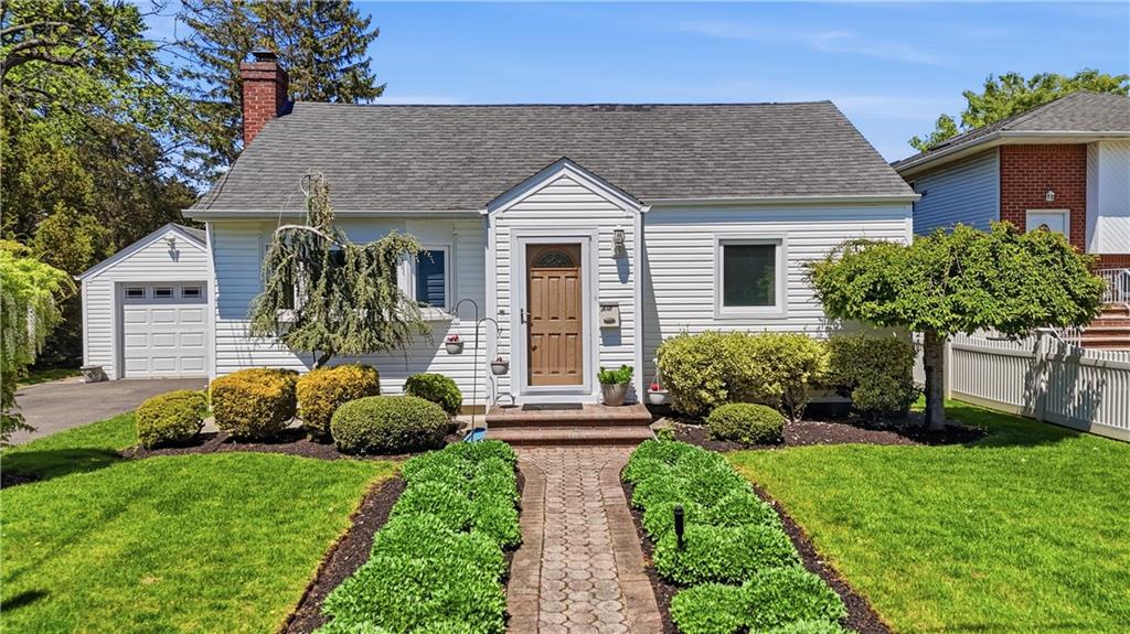 15 Russel Avenue Out of NYC Nassau NY 11714