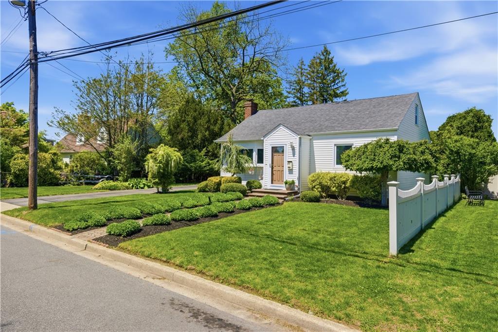 15 Russel Avenue Out of NYC Nassau NY 11714