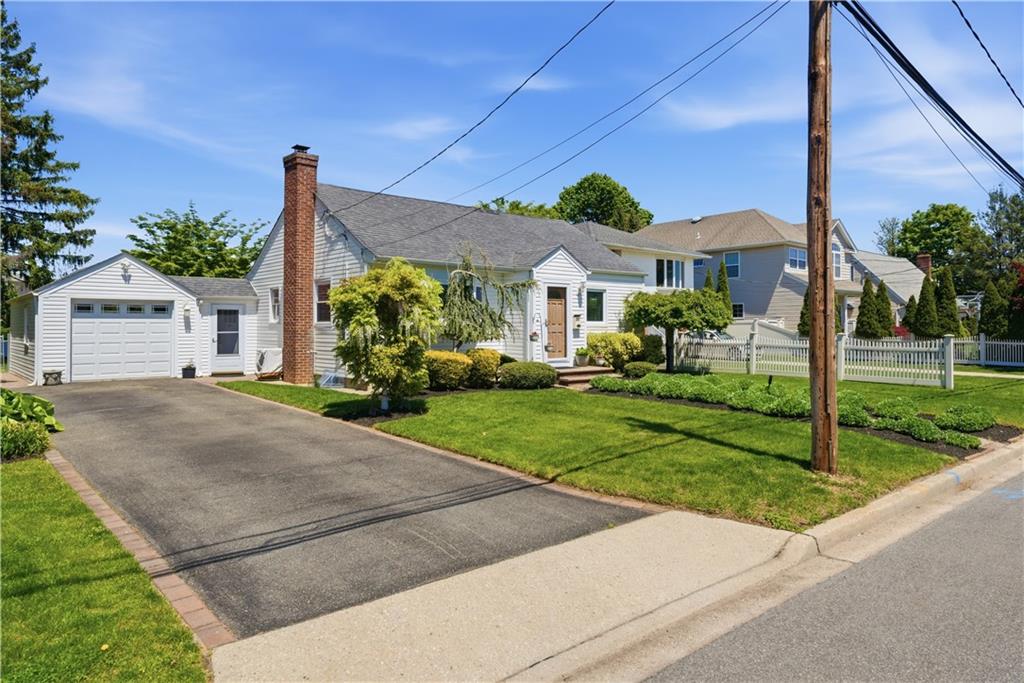 15 Russel Avenue Out of NYC Nassau NY 11714