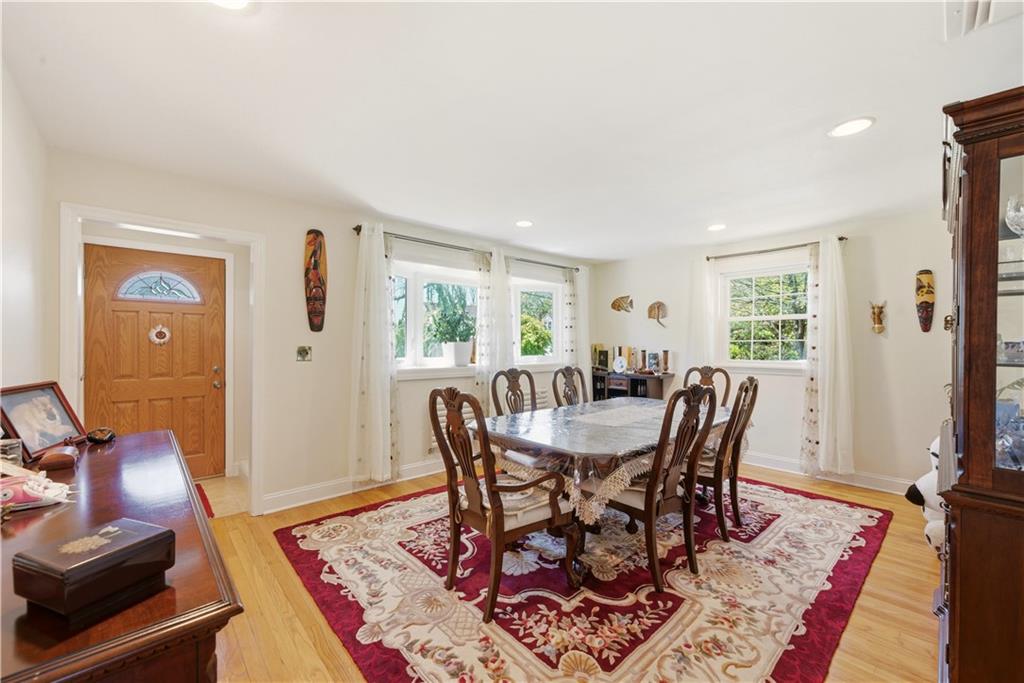 15 Russel Avenue Out of NYC Nassau NY 11714