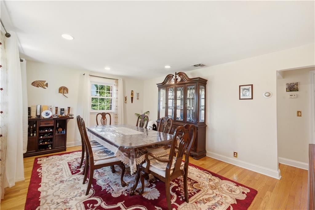 15 Russel Avenue Out of NYC Nassau NY 11714