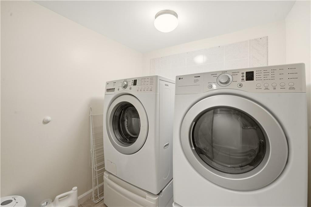 15 Russel Avenue Out of NYC Nassau NY 11714