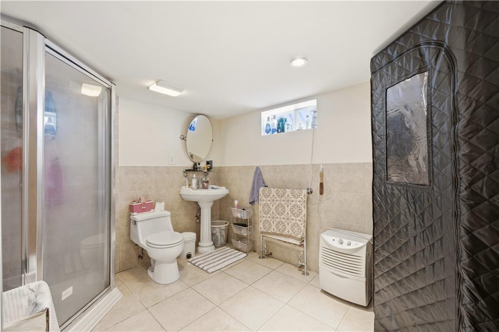 15 Russel Avenue Out of NYC Nassau NY 11714