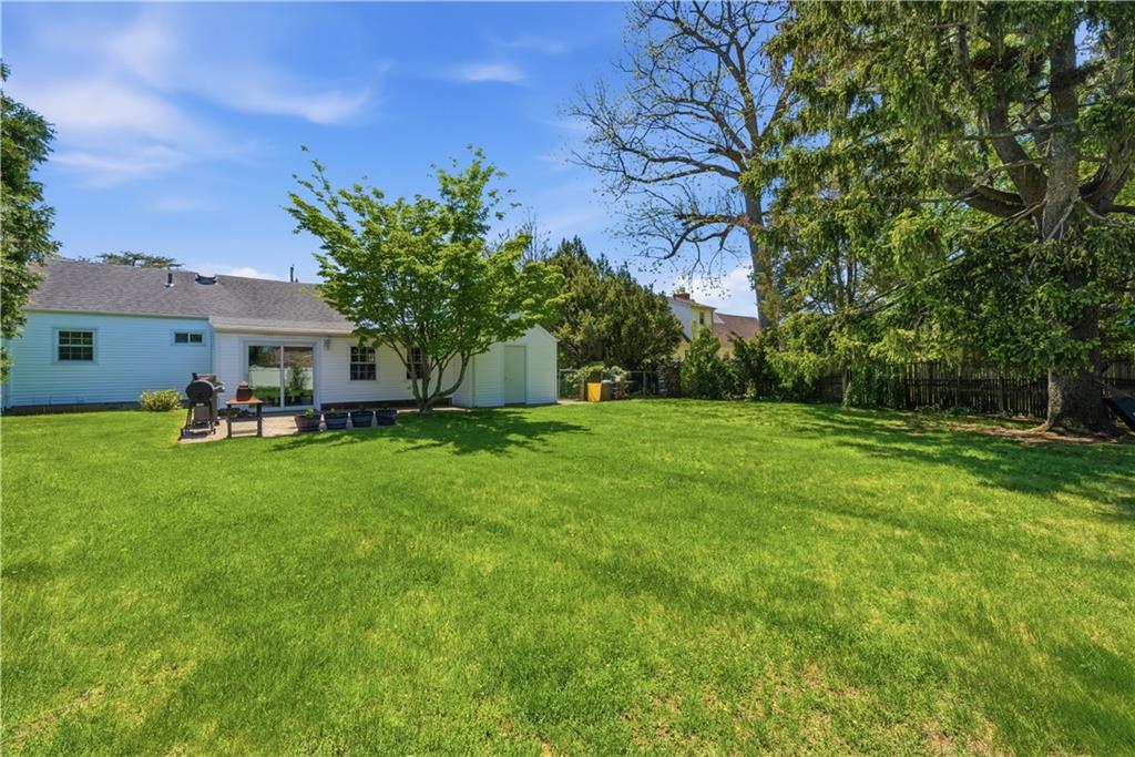 15 Russel Avenue Out of NYC Nassau NY 11714