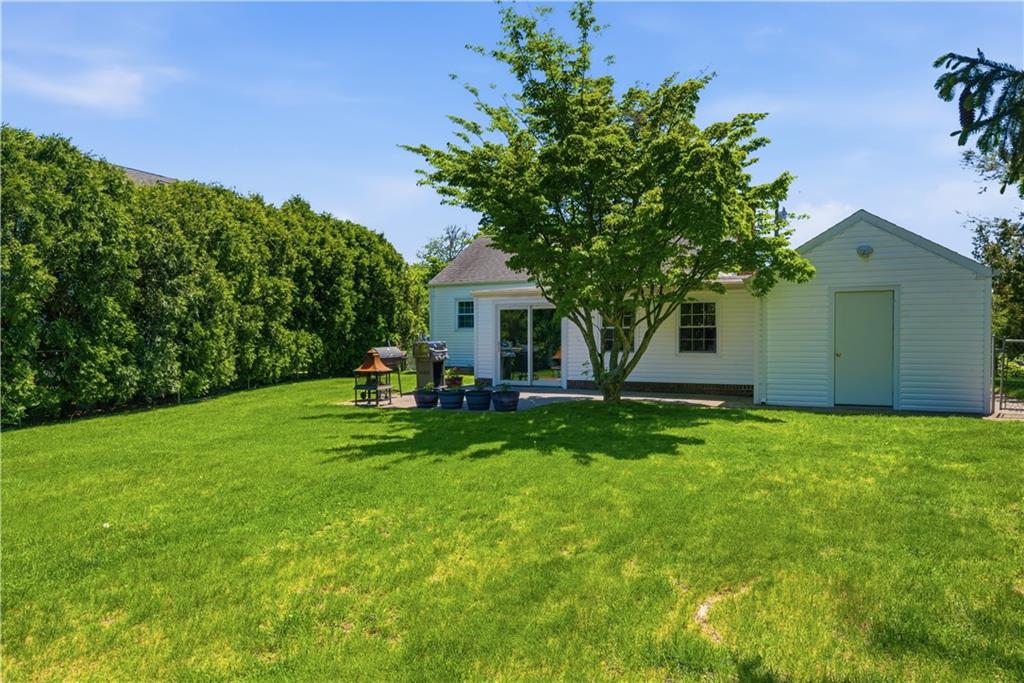 15 Russel Avenue Out of NYC Nassau NY 11714