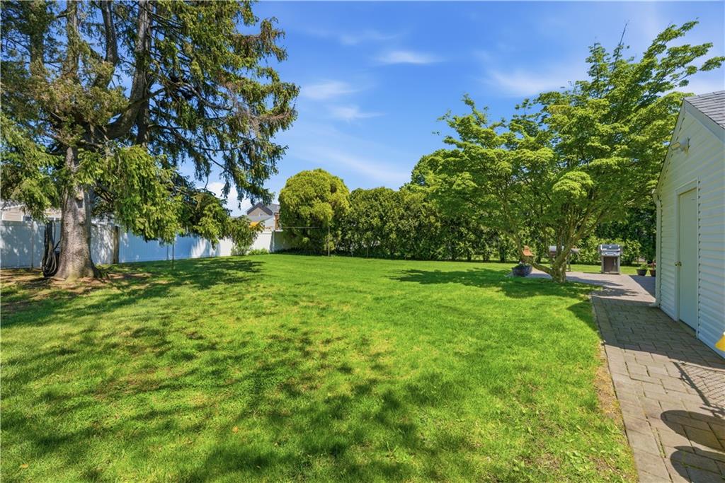 15 Russel Avenue Out of NYC Nassau NY 11714